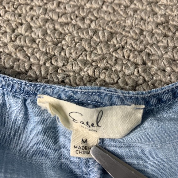 Easel Womens Blouse Top Size Medium Blue Chambray Cold Shoulders Fringe Hem - Picture 10 of 12